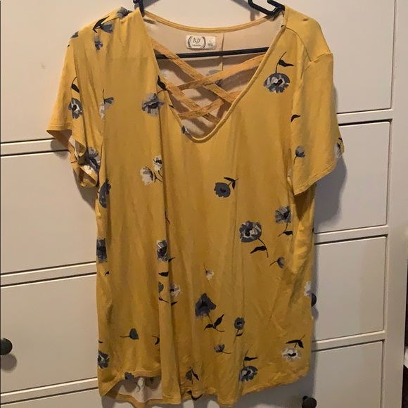 Maurices Tops - Maurices T-Shirt